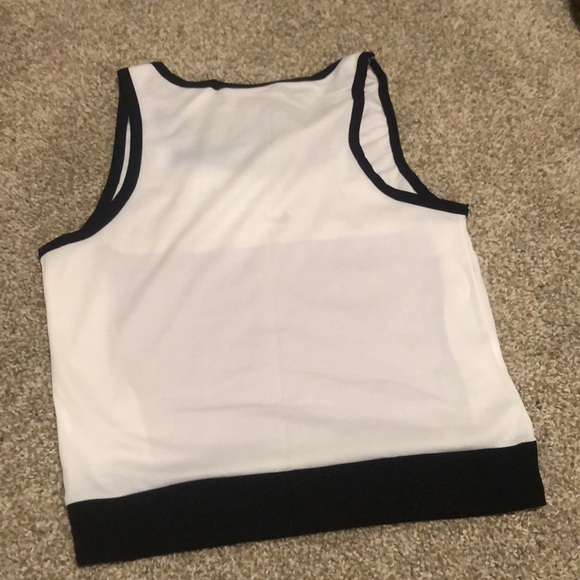 Nike workout top - Picture 2 of 2